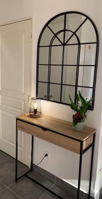 Grand Studio Avec Coin Nuit, Proche Mer Et Montagnes Roquebrune-sur Argens Ngoại thất bức ảnh
